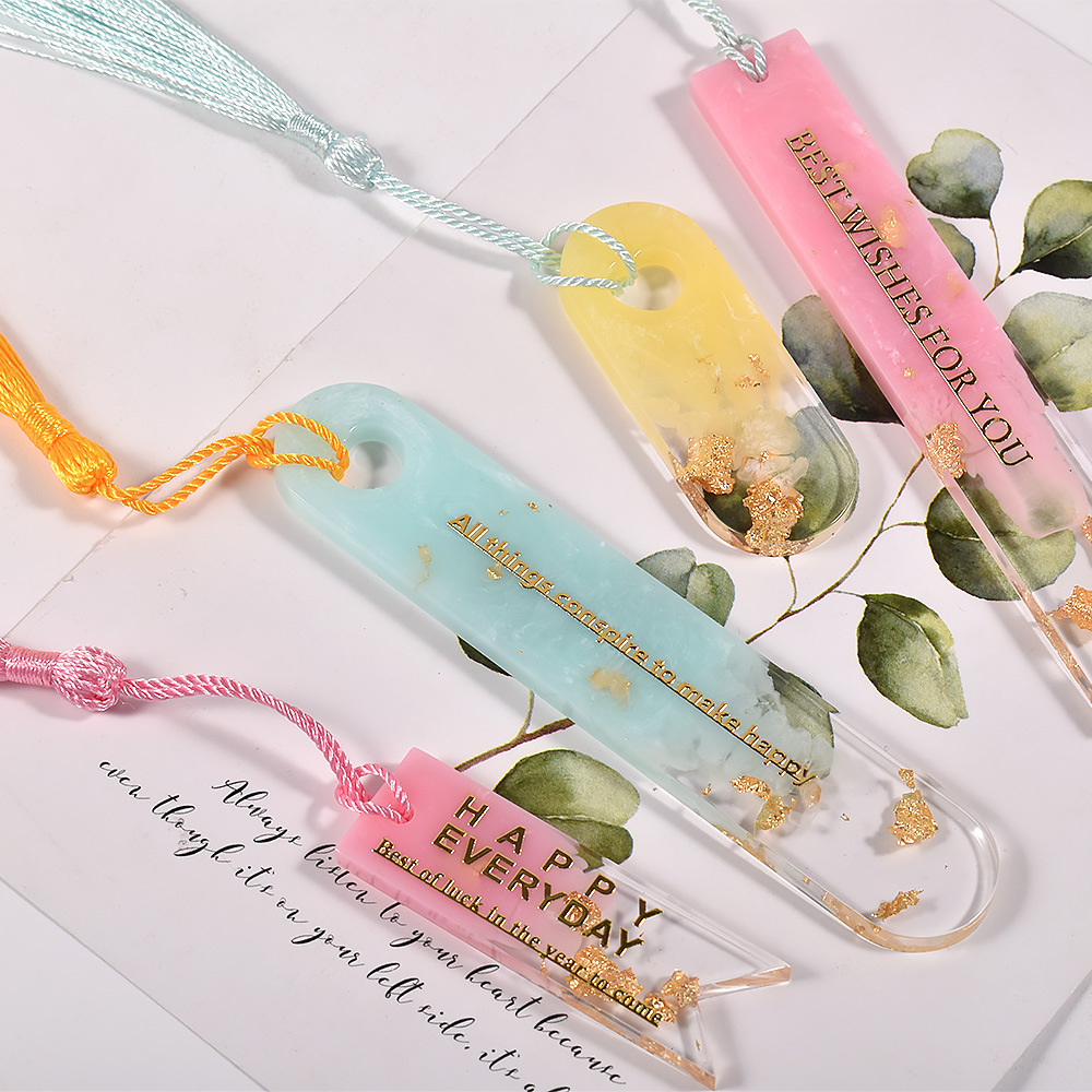 Oval Bookmark Silicone Mold He - مراجعة Resin Art Made Simple Book وسعره