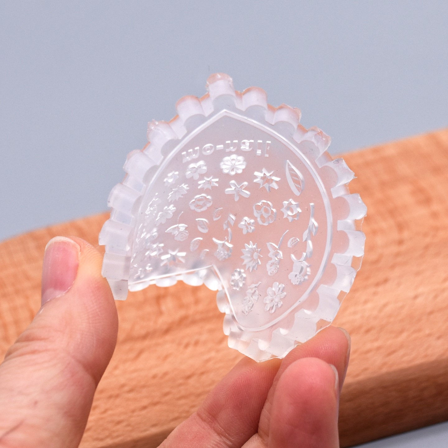 Mini Silicone Mold, Flower Clo - مراجعة Resin Art Design وسعره