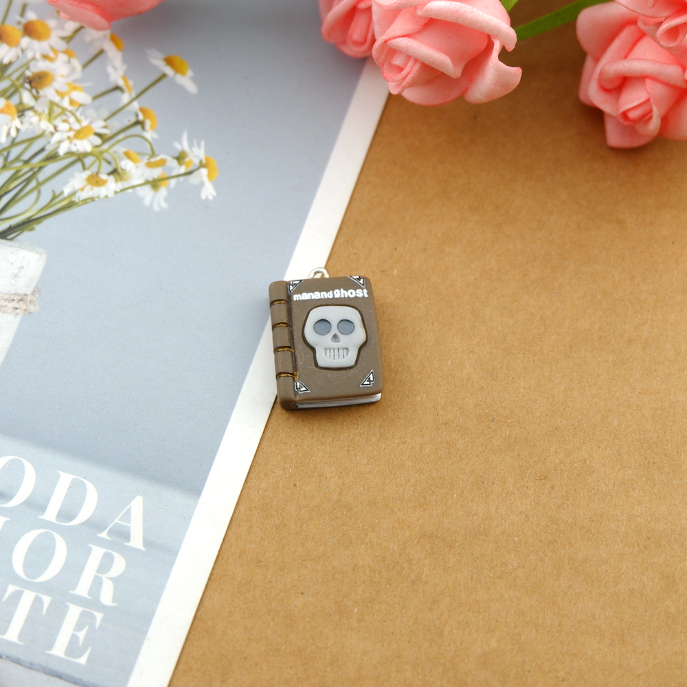 Cute Magic Book Earring Charms - مراجعة Resin Art Made Simple Book وسعره