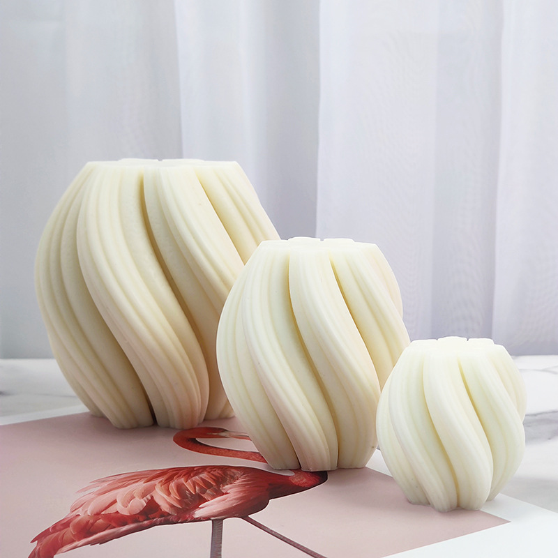 Geometric Striped Column Candl - مراجعة Resin Art Furniture وسعره